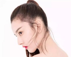 露肩装适合什么发型 打造出天使般的你