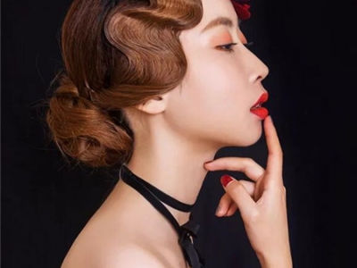 轻奢复古新娘盘发 拍婚纱和婚礼首选
