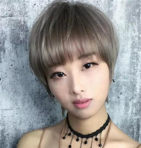 今年短发流行锅盖头 简单随性短发修饰出好看的脸型