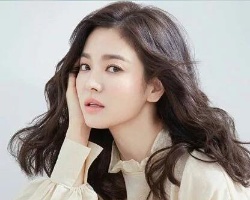中长发真的太好驾驭？减龄又百搭女神感中长发推荐