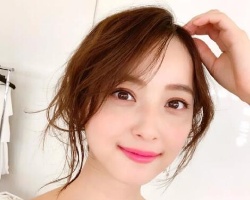 脸型和发型怎么搭配 女生发型设计与脸型搭配