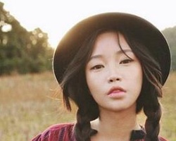 适合小脸女生的扎发发型 精致脸型搭上编发颜值不止提升一倍