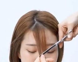 空气八字刘海怎么剪 只要剪成这个“拇指”形状就绝不失手