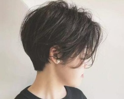 中性风格女生发型推荐 发型超帅气这样的女生有点撩