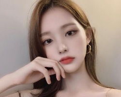 长发女生中分发型 打造清新唯美中分女神