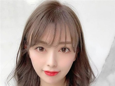 女生烫发流行“烫一半” 助力你化身气质女神
