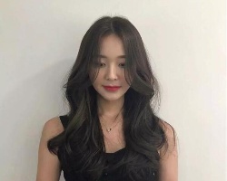 颧骨棱角明显适合什么发型