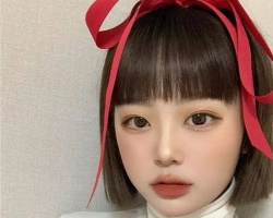 今年流行的波波头 笔直发尾或者内扣发尾都好看