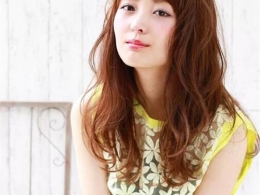 慵懒感日系微卷中长发 尽显女性性感妩媚气质