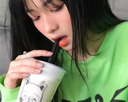 女生黑发什么发型好看