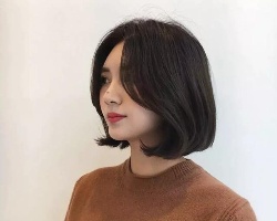短发女生烫什么发型好看 “半圈烫”让你秒变初恋脸还超显瘦