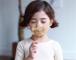 小女孩可爱扎头发发型 打造伶俐甜美小女孩
