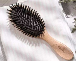 梳子怎么清洗干净 烫卷发能用梳子梳吗