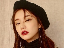 女生清新长发扎发编发 时尚造型打造可爱小仙女