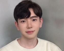 扁头男生适合什么发型 扁头女生适合什么发型