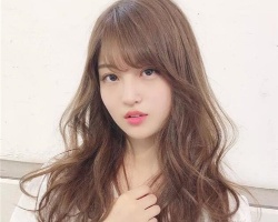 圆脸显瘦中长卷发 打造可爱精致小脸美少女