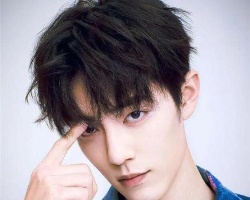 今年流行的韩国男生发型 留了就帅的短发