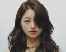 韩国女生流行卷发 百变的发型风格每种都好看