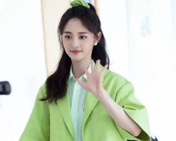 发型搭配什么发饰好看 大肠发圈今年红遍全网