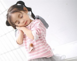 幼儿园小女孩梳什么头发还款 可爱又软萌小女孩发型推荐