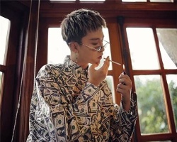 男生戴眼镜适合的发型 很酷的男生带眼镜发型推荐