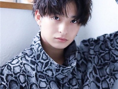 日系男生纹理烫发型 蓬松烫发酷炫时髦