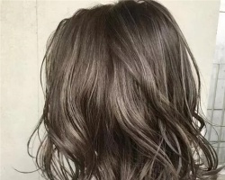秋季流行空气感烫发 睡不醒慵懒气质十足