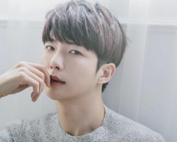 男生韩式短发发型 打造出酷帅的型男范
