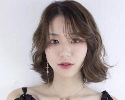 中长烫什么头发好看 这几款烫卷发型超流行