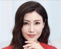 李嘉欣剪空气刘海气质大减 气质女神不适合这发型