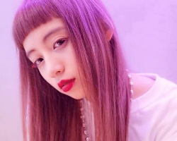 女生长直发造型推荐 眉上刘海搭配颜值爆表