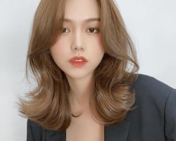 最流行外翻卷烫发 美到让人移不开眼