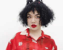 女生嘻哈风雷鬼卷发型 夸张造型回头率超高