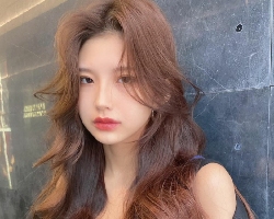 经典人气渣女大波浪 每天都让你美美出门