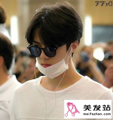 男的剪什么发型帅 戴眼镜男生帅的发型