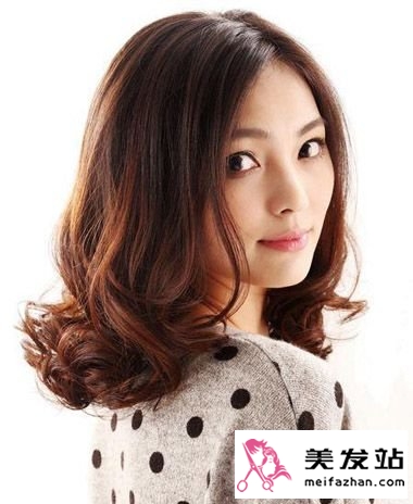 非主流女孩的烫发头型 非主流梨花烫发型