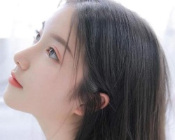 长发直发气质爆表 简单自然直发才是人间女神