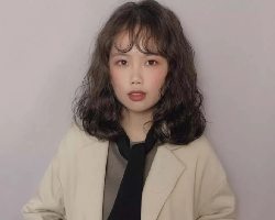 齐肩头发怎么弄造型好看 温柔减龄齐肩烫随性不挑人