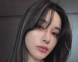 什么脸型适合直发发型 直发剪八字刘海好看吗