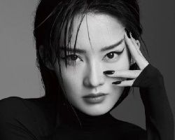 李沁暗黑系觉醒造型 冷艳女王又美又飒