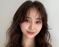 女生发量稀疏适合什么发型？3种烫发造型，长、短发到刘海都有解