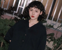 港风的复古蓬松卷发图片 复古俏皮又撩人