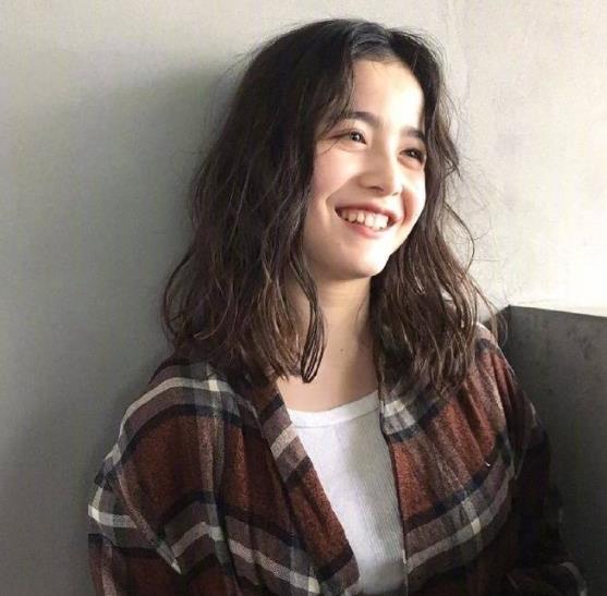 长脸女生适合什么发型 适合长脸的烫发发型