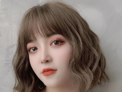短发女生怎么烫头发显年轻 波纹烫发减龄又仙气