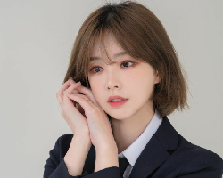 少女感学生减龄发型 短直发造型显清纯可爱