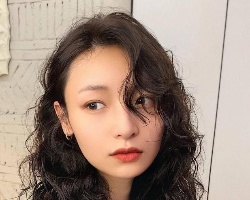 最好看的长发发型 长发烫卷给人风情万种
