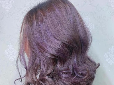 紫色头发适合什么人染 紫色头发掉色快吗