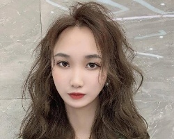 女生中长头发怎么烫好看 中长烫发推荐款款时尚减龄
