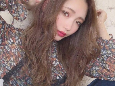 【慵懒卷】自然慵懒卷发图片_女士慵懒齐肩卷发