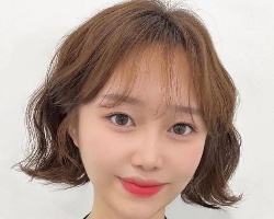 今年最流行的短发2021 减龄短卷发时髦又瘦脸